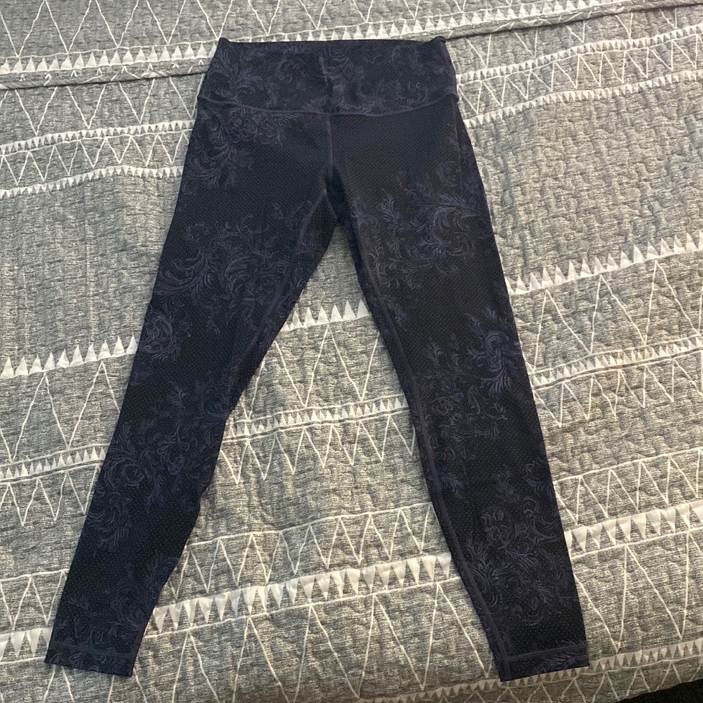 LIKE NEW lululemon High-Rise Yoga Pant